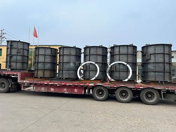 道路检查井钢模板缺陷引关注，多种类型问题凸显
