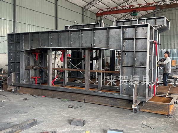 兼顾运输、生产与防水 分体式综合管廊模具构件尺寸确定方案
